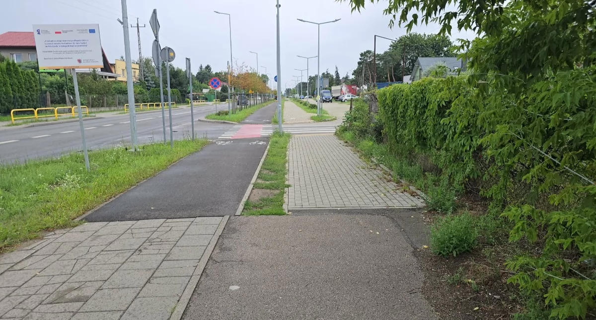 Inwestycje, Ścieżka rowerowa chodnik miejsce Włocławku wprowadza mieszkańców błąd - zdjęcie, fotografia