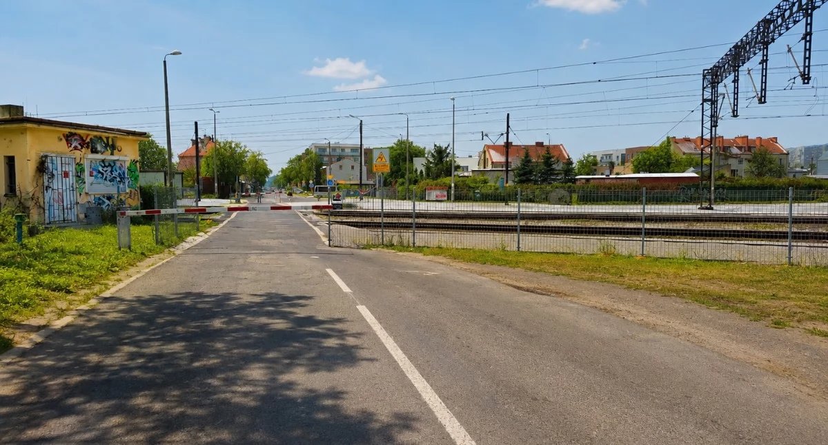 Inwestycje, informacje przejeździe Kaliskiej Chodzi tunel torami - zdjęcie, fotografia