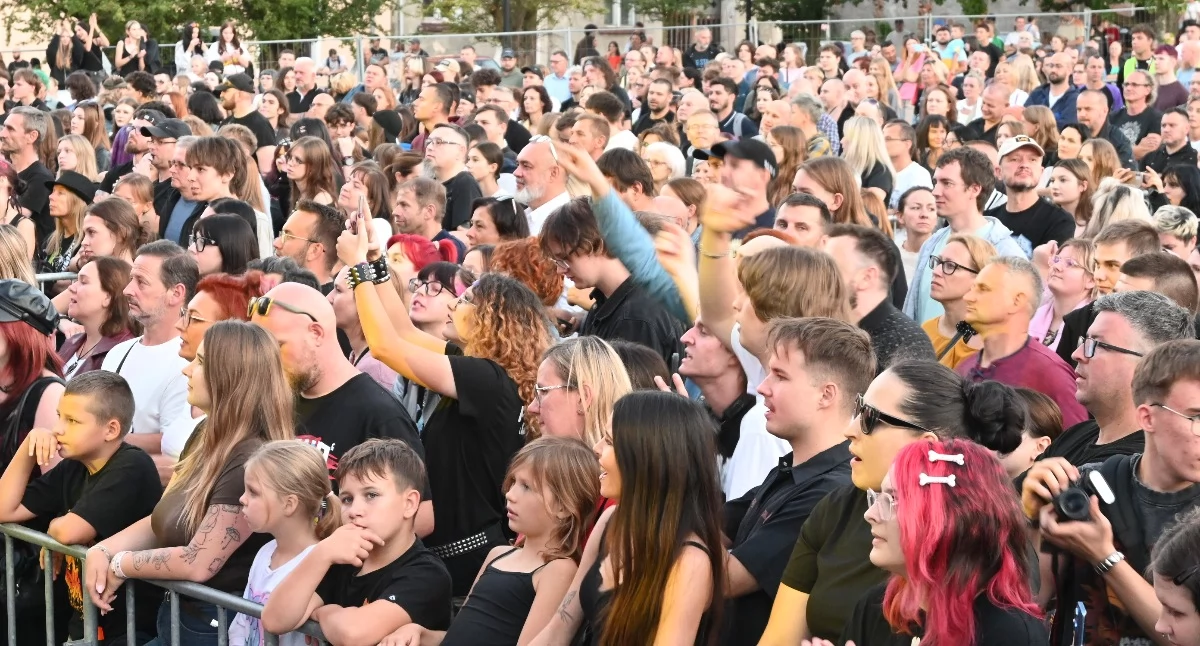 Imprezy, Finał Letnich Brzmień Włocławku Prezentacja koszykarzy Anwilu Happysad Strachy Lachy - zdjęcie, fotografia