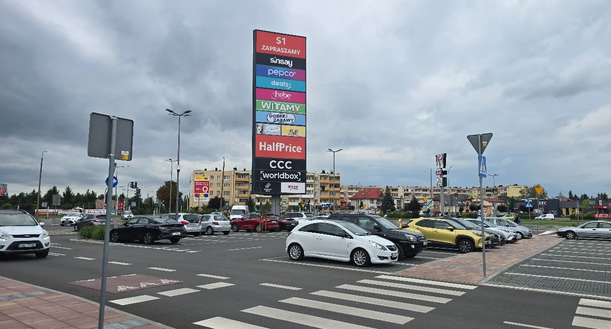 Ludzie_, Intermarché Włocławek ważną zmianą termin otwarcia - zdjęcie, fotografia