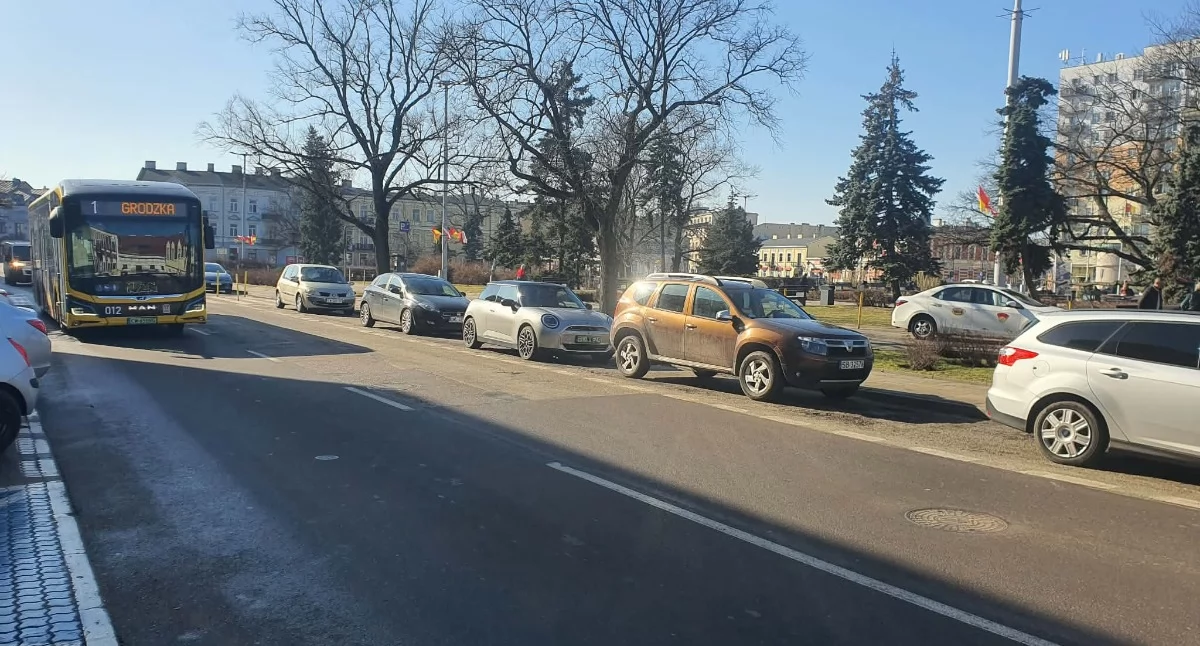 Urząd Miasta, Włocławek szykuje parkingi Wiemy gdzie powstanie najwięcej miejsc - zdjęcie, fotografia