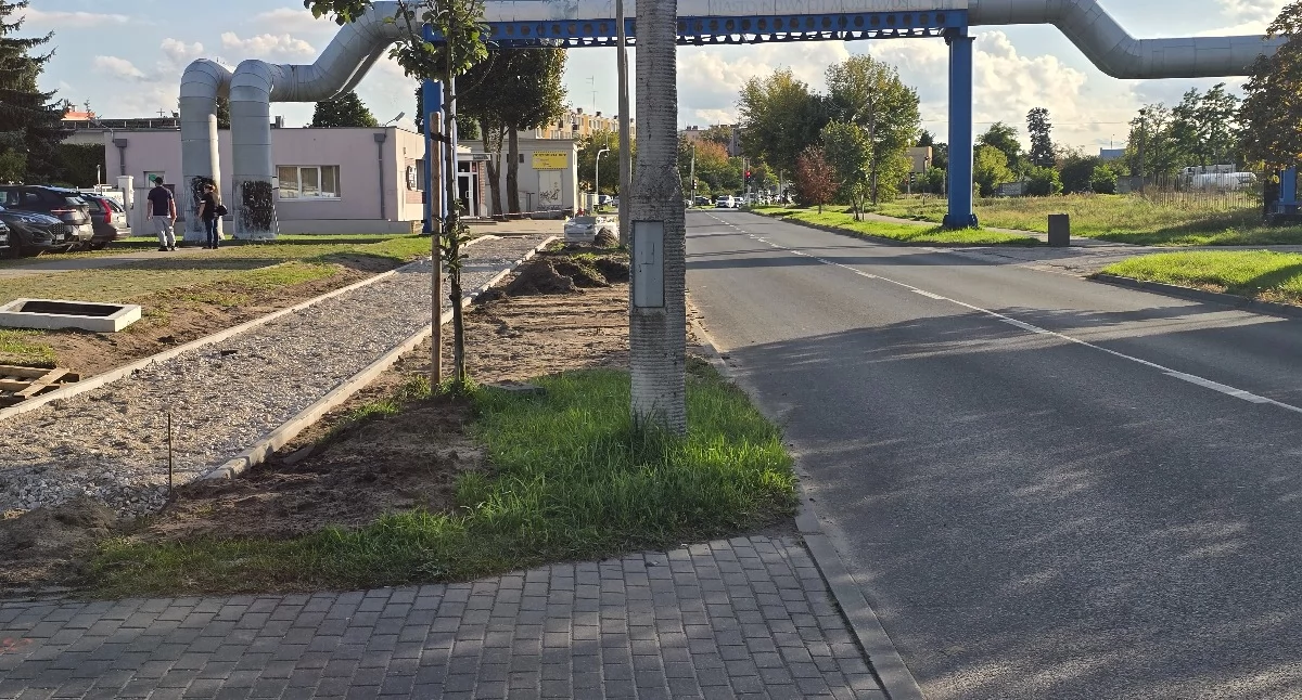 Komunikacja, Chcą zatoki parkingowej Barskiej Odpowiedź miasta przyniosła wątek - zdjęcie, fotografia