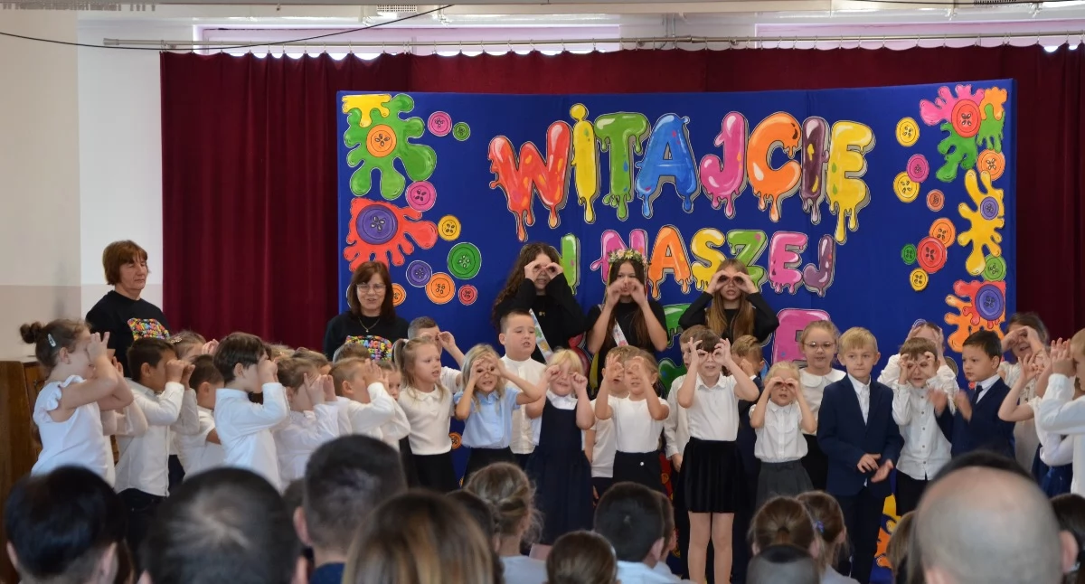 Szkoły podstawowe, Dzień Edukacji ślubowanie Lubieniu Kujawskim zabrakło niespodzianki - zdjęcie, fotografia