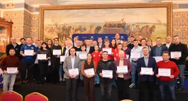 Włocławek wspiera sport! Prezydent wręczył dotacje klubom i organizacjom