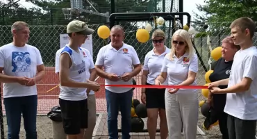Modzerowo z nowym boiskiem. Sportowa inwestycja z myślą o mieszkańcach