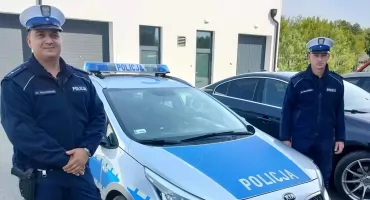 Policjanci po służbie ruszyli ratować mężczyznę. Był już w wodzie!