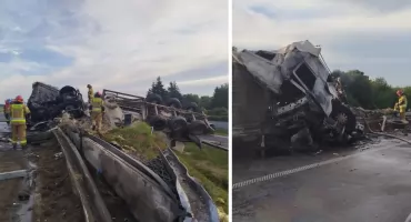Groźny wypadek na S5 pod Bydgoszczą. Ciężarówka stanęła w ogniu