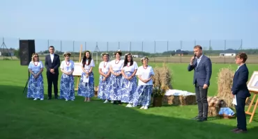 Narodowe Czytanie 2025 w Lubieniu Kujawskim – międzypokoleniowy hołd dla Jana Kochanowskiego [ZDJĘCIA]