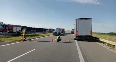 Tragiczny wypadek na A1 w Nowej Wsi. Zginął kierowca ciężarówki. Śmigłowiec LPR na miejscu