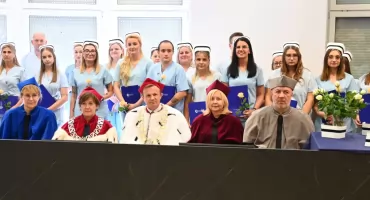 Wręczenie dyplomów absolwentom pielęgniarstwa w Państwowej Akademii Nauk Stosowanych we Włocławku [ZDJĘCIA]