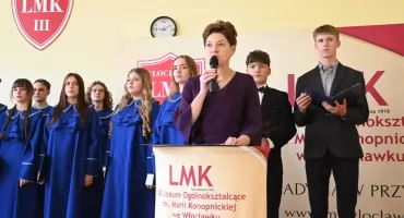 Ślubowanie klas pierwszych w LMK Włocławek (ZDJĘCIA)