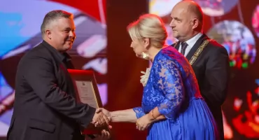 XXV Gala Nagród Marszałka w Toruniu: wyróżniono najlepszych w kulturze, nauce, sporcie i biznesie [LISTA LAUREATÓW, ZDJĘCIA]