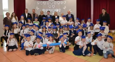 Wielki dzień pierwszaków! Uroczyste pasowanie w Szkole Podstawowej w Lubieniu Kujawskim