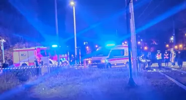 Tragiczne potrącenie na torach przy ul. Wienieckiej we Włocławku. Nie żyje mężczyzna