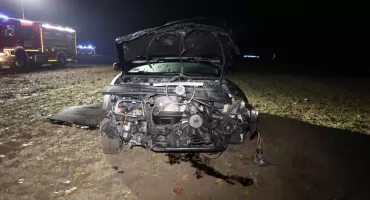 Pijany i bez uprawnień wjechał w inny samochód