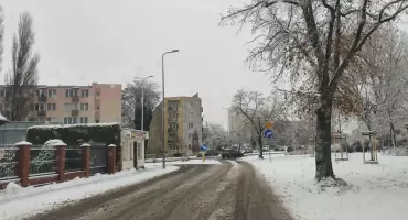 Służby w akcji, śnieg w natarciu. Mieszkańcy oceniają sytuację na mieście