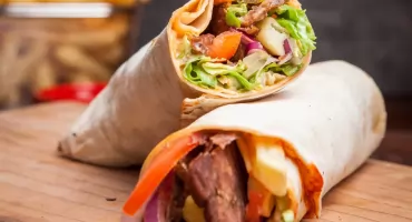 Kebson znany youtuber rusza na Włocławek. Który kebab podbije jego ranking?