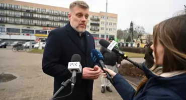 Adrian Zandberg zatrzyma się we Włocławku. TurboPolska w rozmowach o atomie, przyszłości miasta i kraju