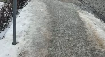 Lawina urazów na SOR we Włocławku. Szpital potwierdza wzrost zgłoszeń po gołoledzi