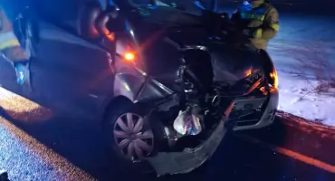 Wypadek w regionie. Ciężarówka i dwa auta zablokowały drogę