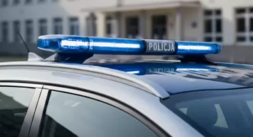 Policja w jednej ze szkół we Włocławku. 15-latka trafiła pod opiekę ratowników