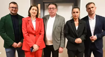 Przemysław Czarnek odwiedził Choceń. Mieszkańcy licznie przyszli na spotkanie