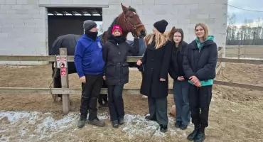 Cztery uczennice ze Starego Brześcia i wielka sprawa, którą warto wesprzeć. Projekt  porusza serca