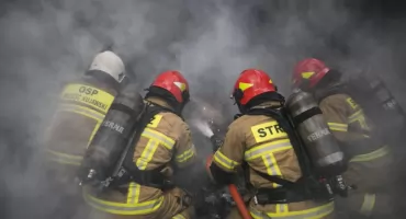 Akcja straży w Starym Brześciu. Szybka ewakuacja mieszkańców