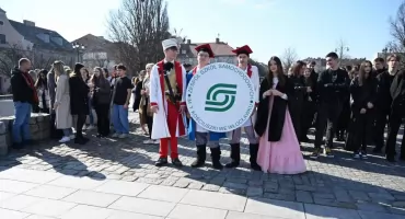 Wiosna we Włocławku zacznie się polonezem. Maturzyści zatańczą na Starym Rynku 