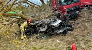 Śmiertelny wypadek i cztery pojazdy. Dramat w regionie