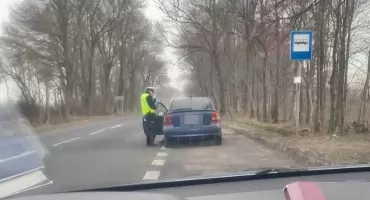 Jechał zygzakiem, miał prawie 3 promile. Trzech pijanych za kółkiem