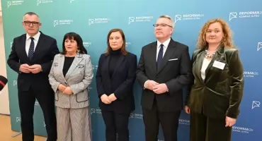 Rewolucja w szkołach. Koniec telefonów? Wiceminister w Brześciu Kujawskim ujawniła plan reformy