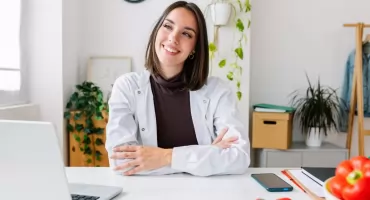 Gdzie pracuje dietetyk? Jakie ma możliwości zatrudnienia?