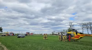 Zderzenie dwóch aut w powiecie włocławskim. Pięć osób rannych, w akcji śmigłowiec LPR