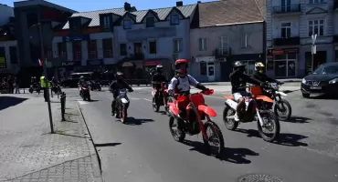 Majówka Włocławek 2026 trwa. Parada motocykli i koncerty na lotnisku w Kruszynie
