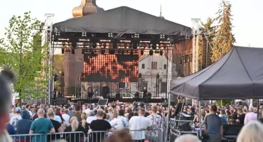 Majówka Włocławek 2026: IRA przejęła scenę po Poparzeni Kawą Trzy, przed nami Ich Troje