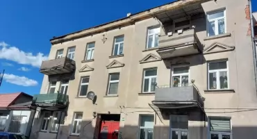 Pękające ściany i dramatyczne relacje mieszkańców kamienicy we Włocławku