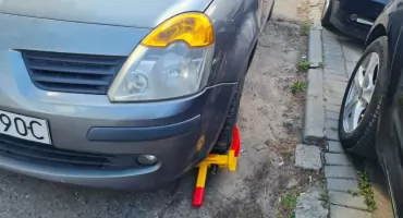 Blokady na koła we Włocławku. Gdzie kierowcy łamią przepisy najczęściej? Jakie kary?