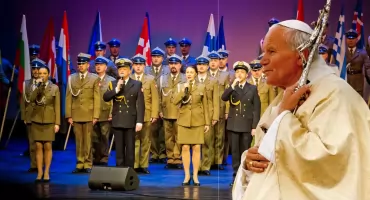 35 lat po wizycie papieża. W Kruszynie będą kremówki, koncert i odsłonięcie medalionu