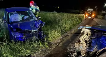 Groźna kolizja w Unisławicach w Gminie Kowal. 20-latek zjechał na przeciwległy pas