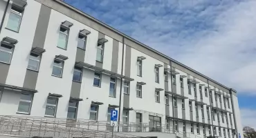 Oferty pracy we Włocławku. Szukają do PCZ, PCK i Policji