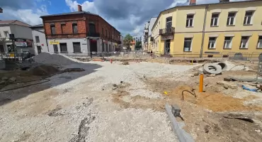 Przebudowa Śródmieścia we Włocławku się przeciąga. Będą kary? Ratusz wyjaśnia