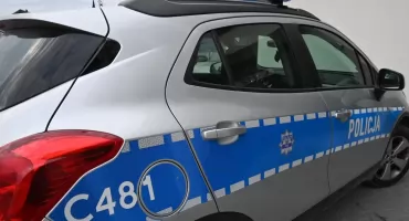 Mężczyzna z ranami kłutymi znaleziony na klatce schodowej we Włocławku