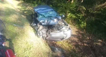 Zderzenie osobówki z ciężarowym MAN-em. Jedna osoba trafiła do szpitala