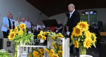 Piknik Rodzinny w Lubrańcu. Symulator dachowania, koncerty i mnóstwo atrakcji