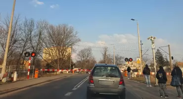 Dlaczego zamknięto przejazd przy ulicy Wienieckiej? PKP wyjaśnia, co wydarzyło się we Włocławku