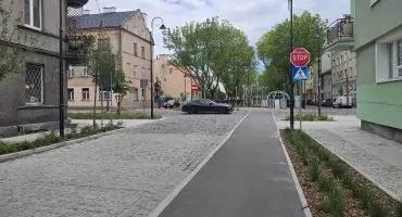 Ścieżka rowerowa czy pułapka? Kontrowersje wokół skrzyżowania na Zielonych Terenach Śródmieścia