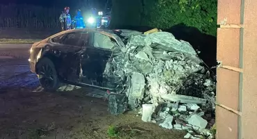 Audi wypadło z drogi i wjechało do domu w Wieńcu