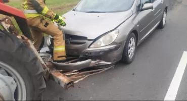 Miał ponad 3,3 promila i wjechał w widły ciągnika. 30-latek stracił prawo jazdy