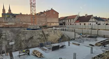 Mieszkania we Włocławku. Co dzieje się na dużej budowie przy Tumskiej i 3 Maja?